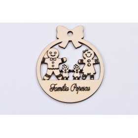 L402-Glob din lemn "Familie din turta dulce" 11 x10cm - 1 buc