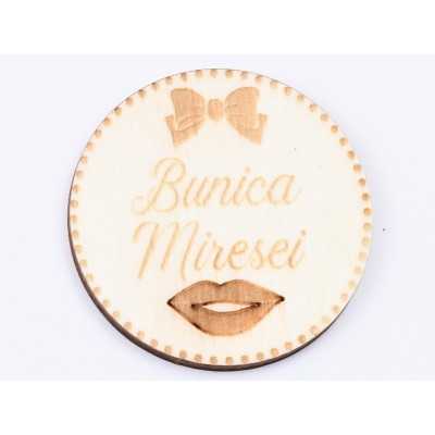 L612-Insigna lemn pentru evenimente "Soacra Mica" 5cm 1 buc