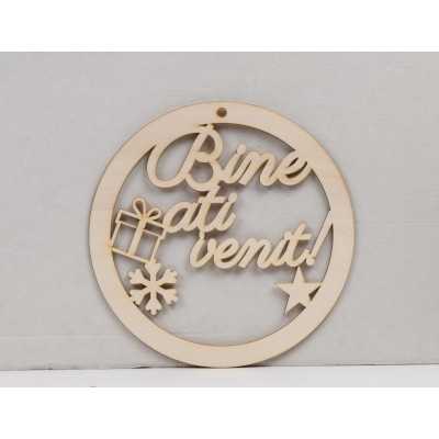 L1001- Coronita din lemn "Sarbatori Binecuvantate", 30x30cm - 1 buc