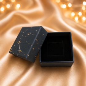 Cutie Cadou pentru Bijuterii Neagra cu Stelute Aurii 5x5x3.5 cm D179