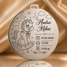 Banut de mot din argint 925 personalizat cu calut balansoar - Nume si date nastere 22 mm S0276