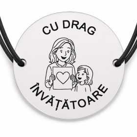 Brățară argint 925 cu bănuț gravat doamna învățătoare cu desenul de la un copil, șnur negru reglabil — R0313