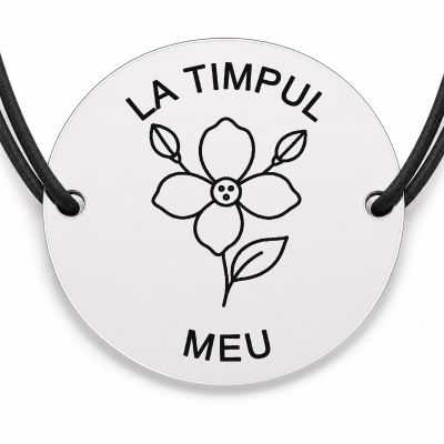Brățară argint 925 cu bănuț gravat floare care se deschide, cu mesajul „La timpul meu", șnur negru reglabil — R0550