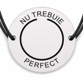 Brățară argint 925 cu bănuț gravat cerc neînchis cu mesajul „Nu trebuie perfect", șnur negru reglabil — R0554